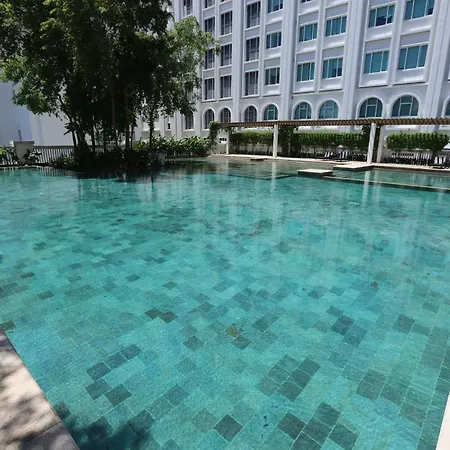 The Straits Quay Marina By Messina Clive Apartment George Town Exterior photo